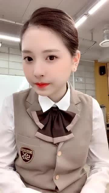 帅气小网红,帅气小网红的时尚魅力之旅